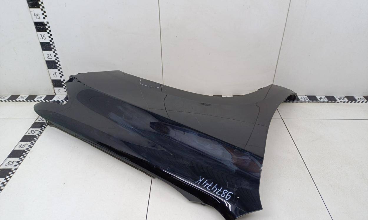 Крыло переднее правое