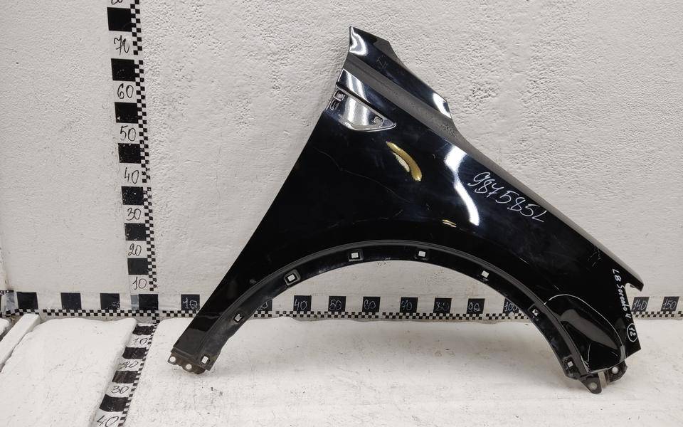 Крыло переднее правое