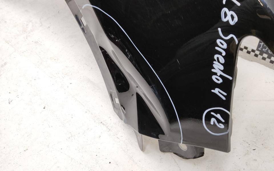 Крыло переднее правое