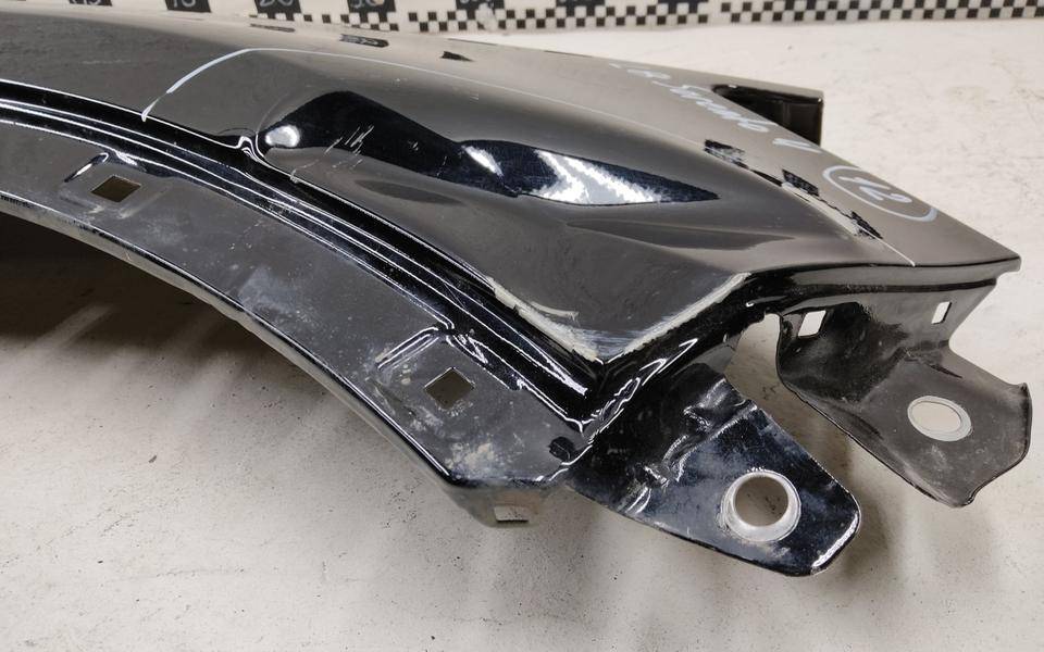 Крыло переднее правое