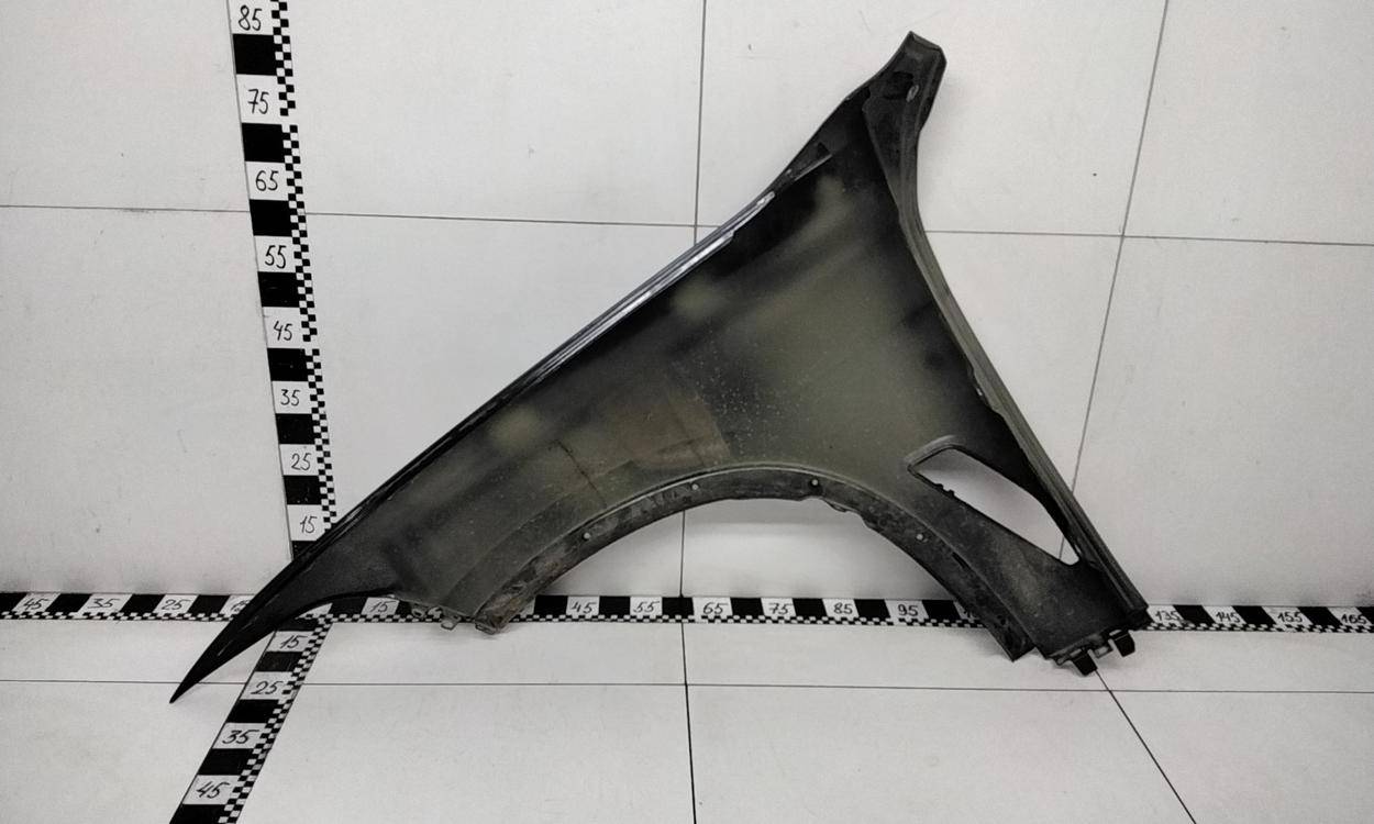 Крыло переднее правое