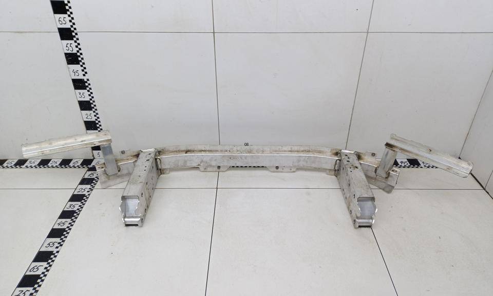 Усилитель переднего бампера