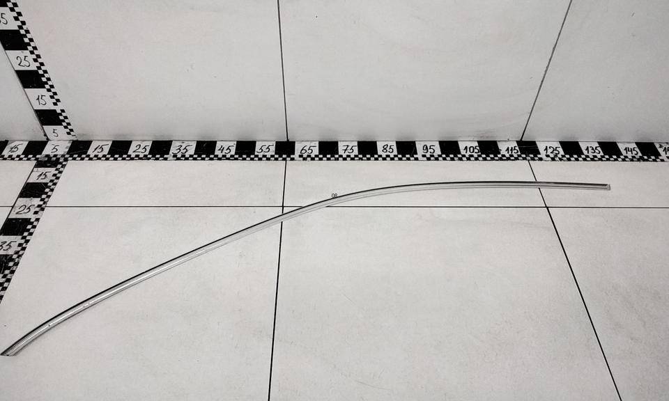 Накладка стекла переднего правого