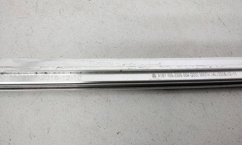 Накладка стекла переднего правого