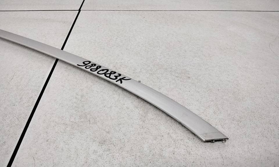 Накладка стекла переднего правого