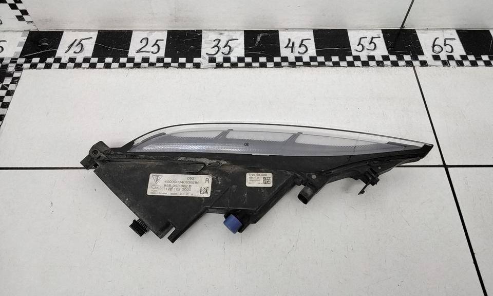 Фара дневного света правая (ходовые огни)