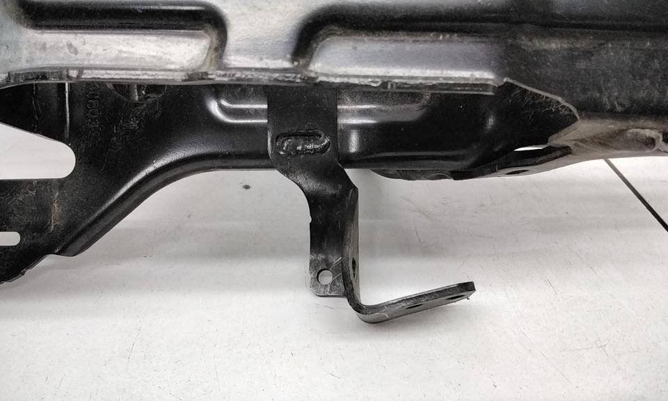 Кронштейн фар правый