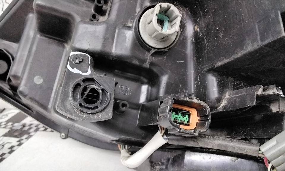 Фара правая