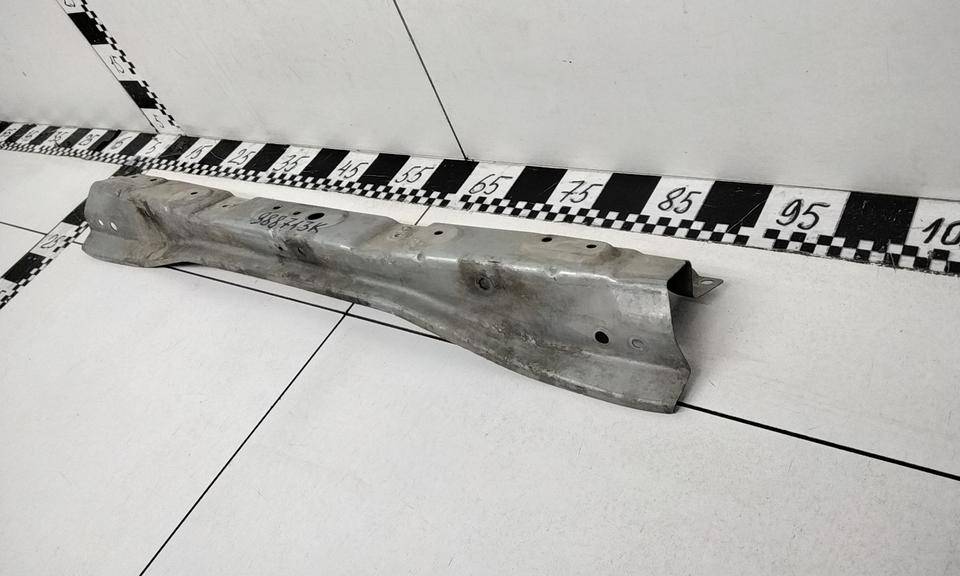 Усилитель переднего бампера