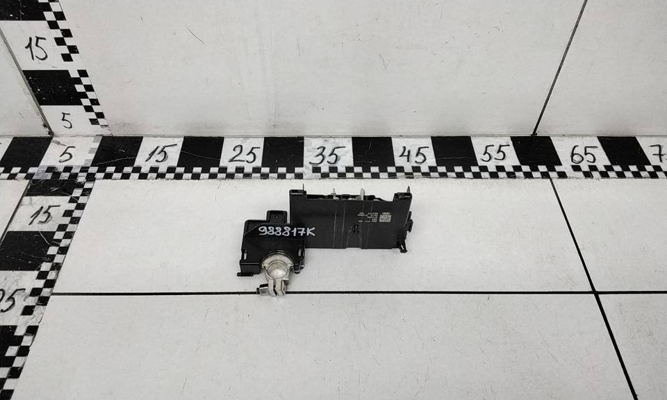 Клемма аккумулятора +