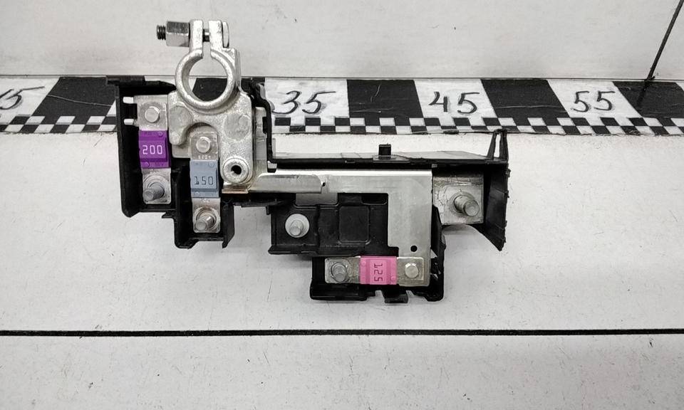 Клемма аккумулятора +