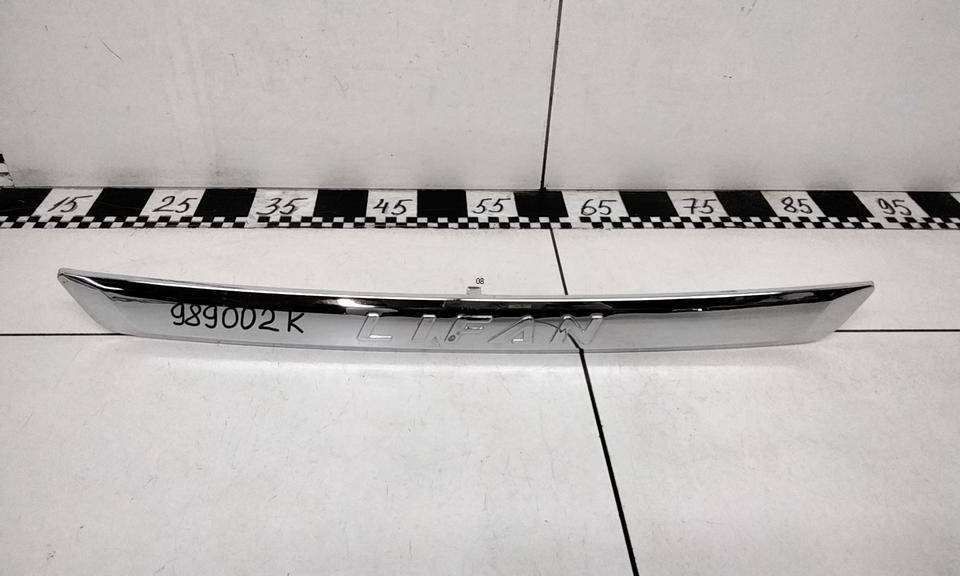 Накладка переднего бампера