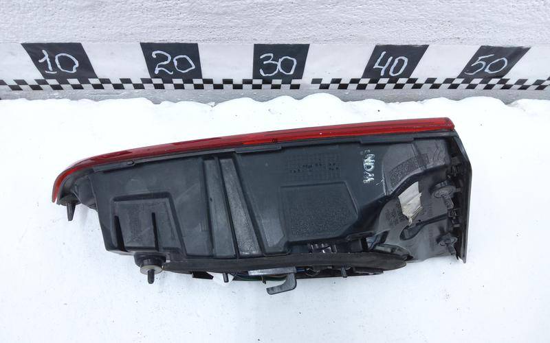 Фонарь задний внутренний правый