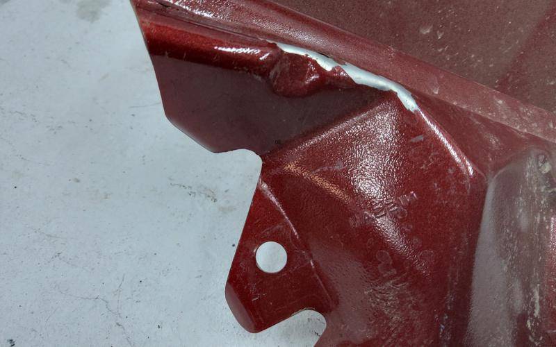 Крыло переднее правое