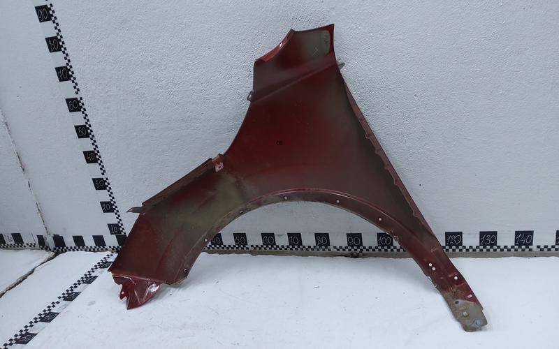 Крыло переднее правое