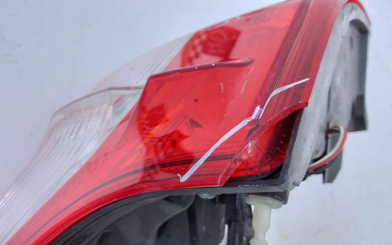 Фонарь задний наружный левый