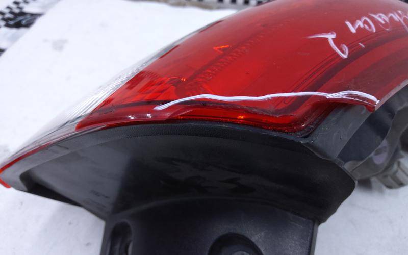 Фонарь задний наружный левый