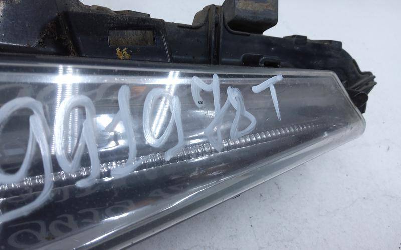 Фара противотуманная правая