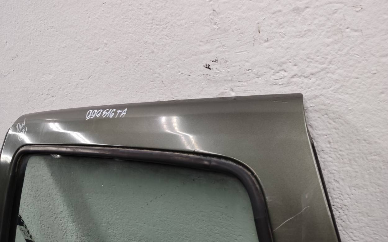 Дверь задняя левая