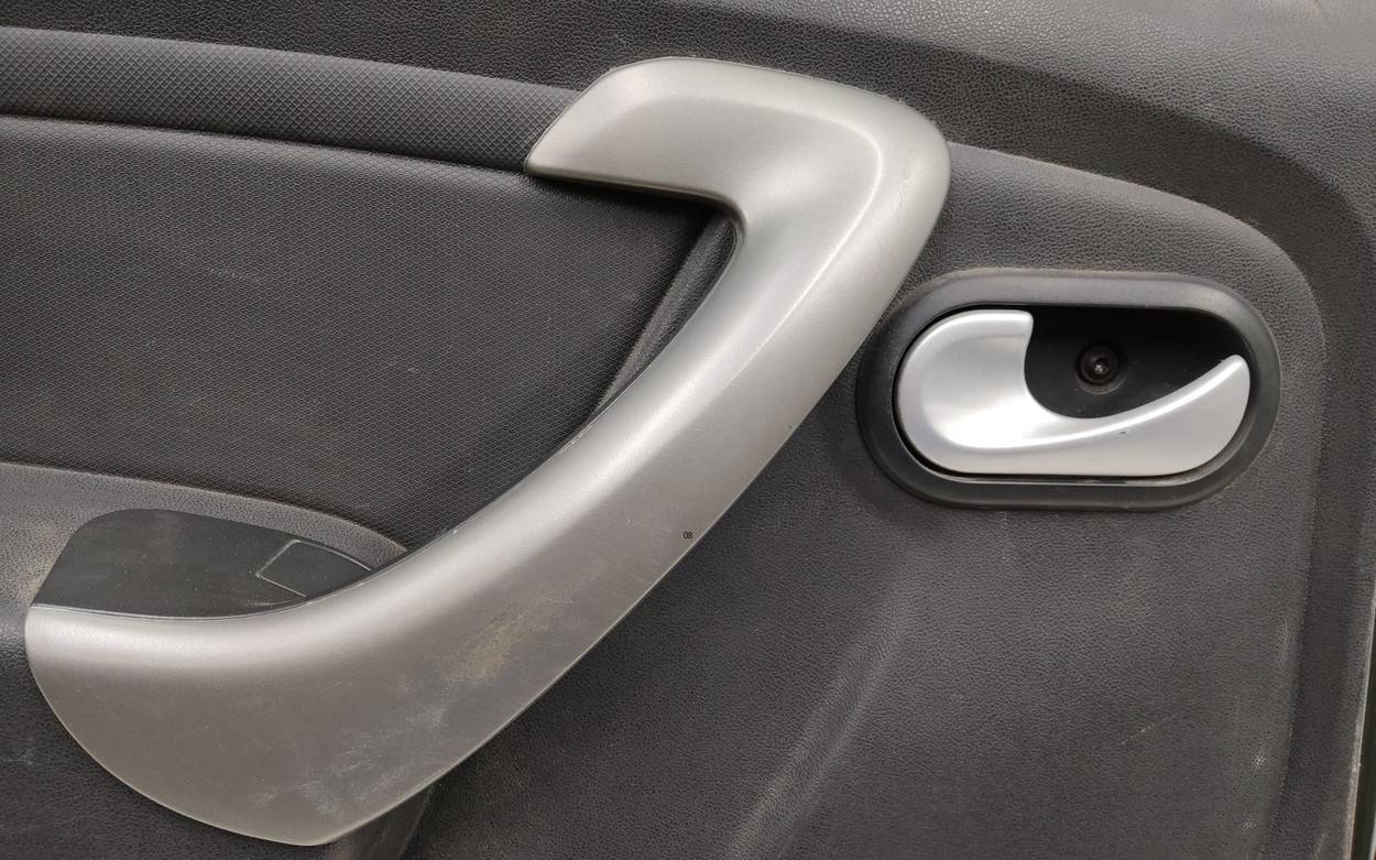 Дверь задняя левая