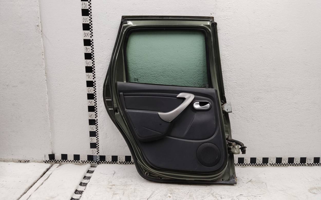 Дверь задняя левая