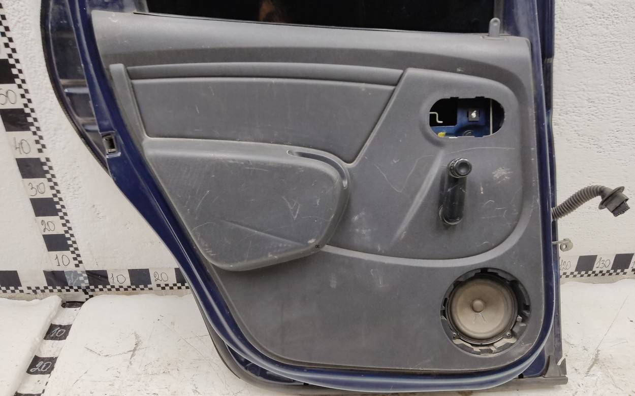 Дверь задняя левая