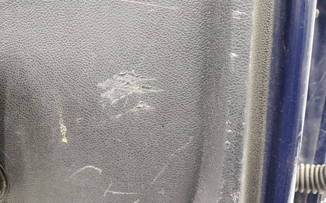 Дверь задняя левая