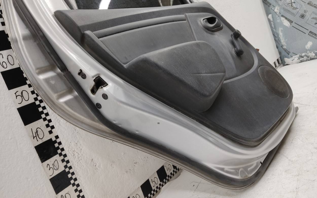 Дверь задняя левая