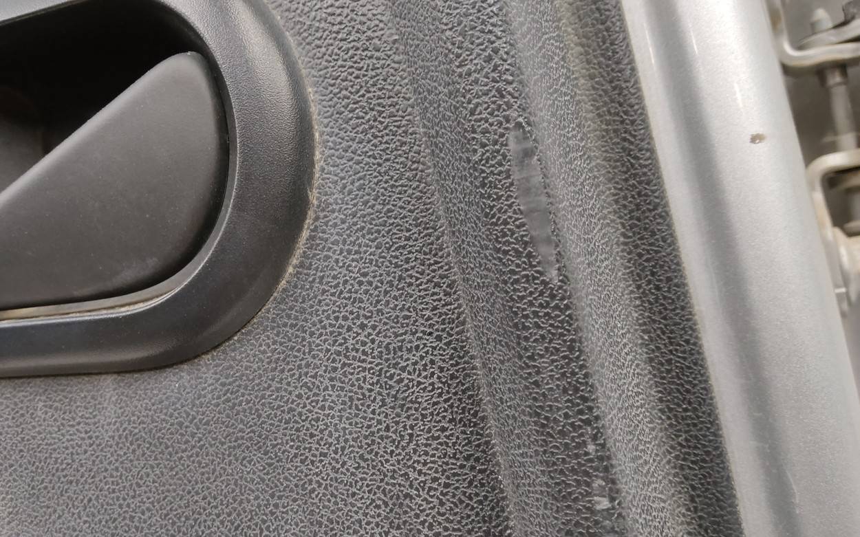 Дверь задняя левая