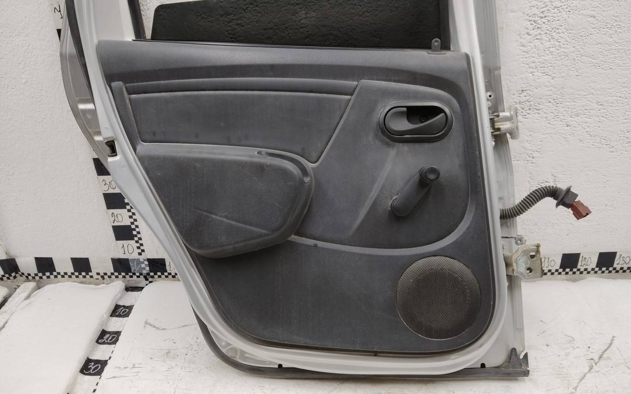 Дверь задняя левая