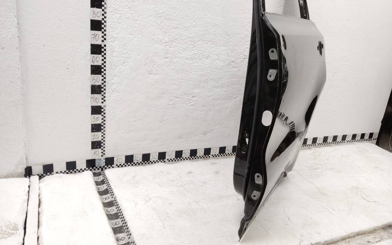 Дверь задняя левая