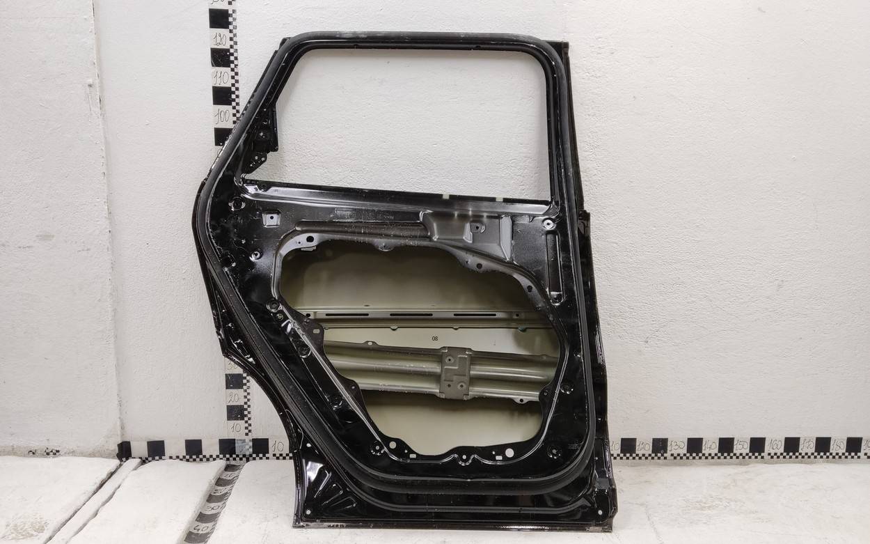 Дверь задняя левая
