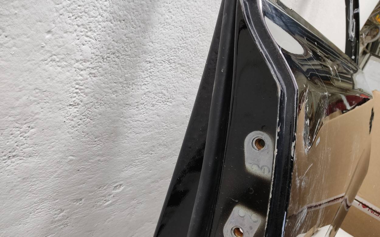 Дверь задняя левая