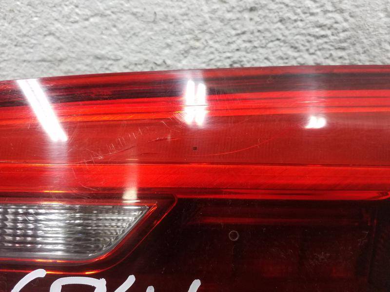 Фонарь задний внутренний правый