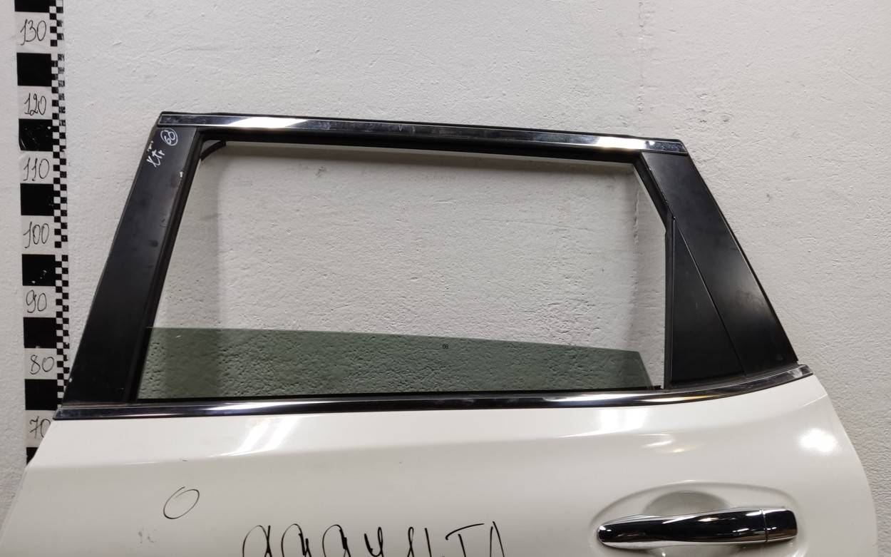 Дверь задняя левая