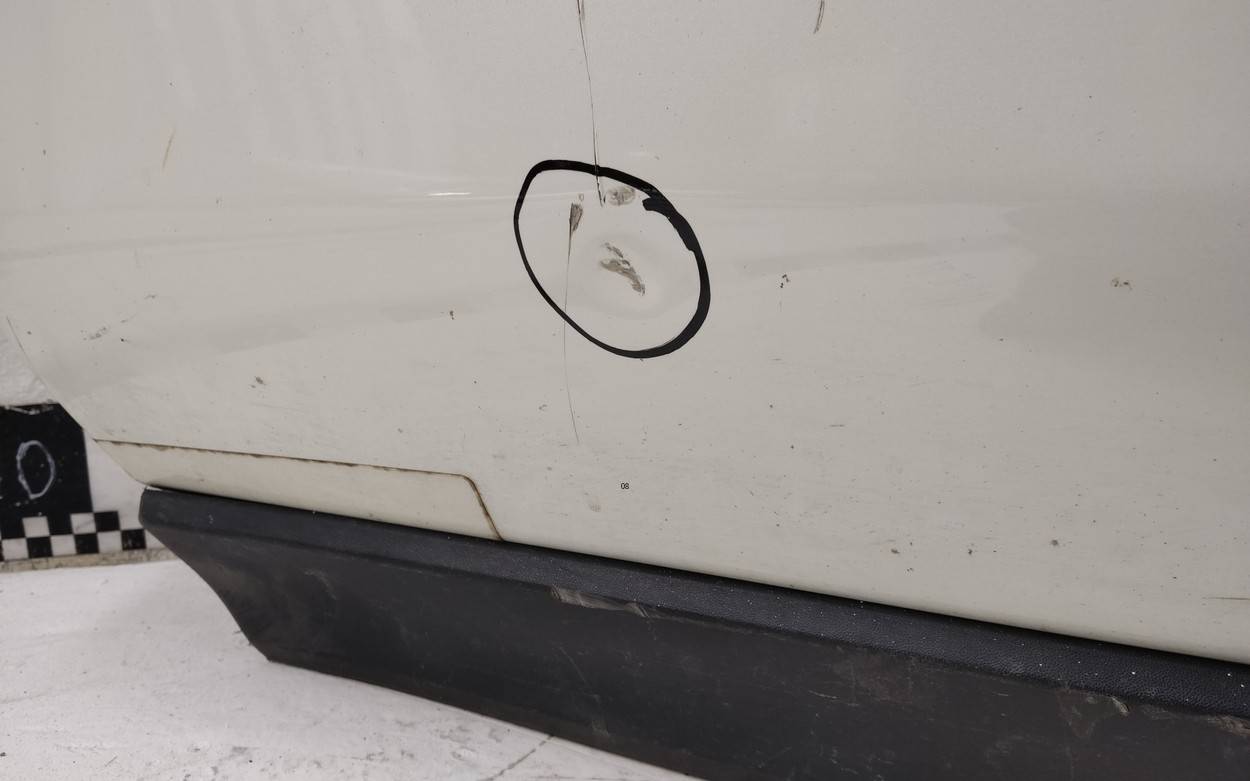 Дверь задняя левая