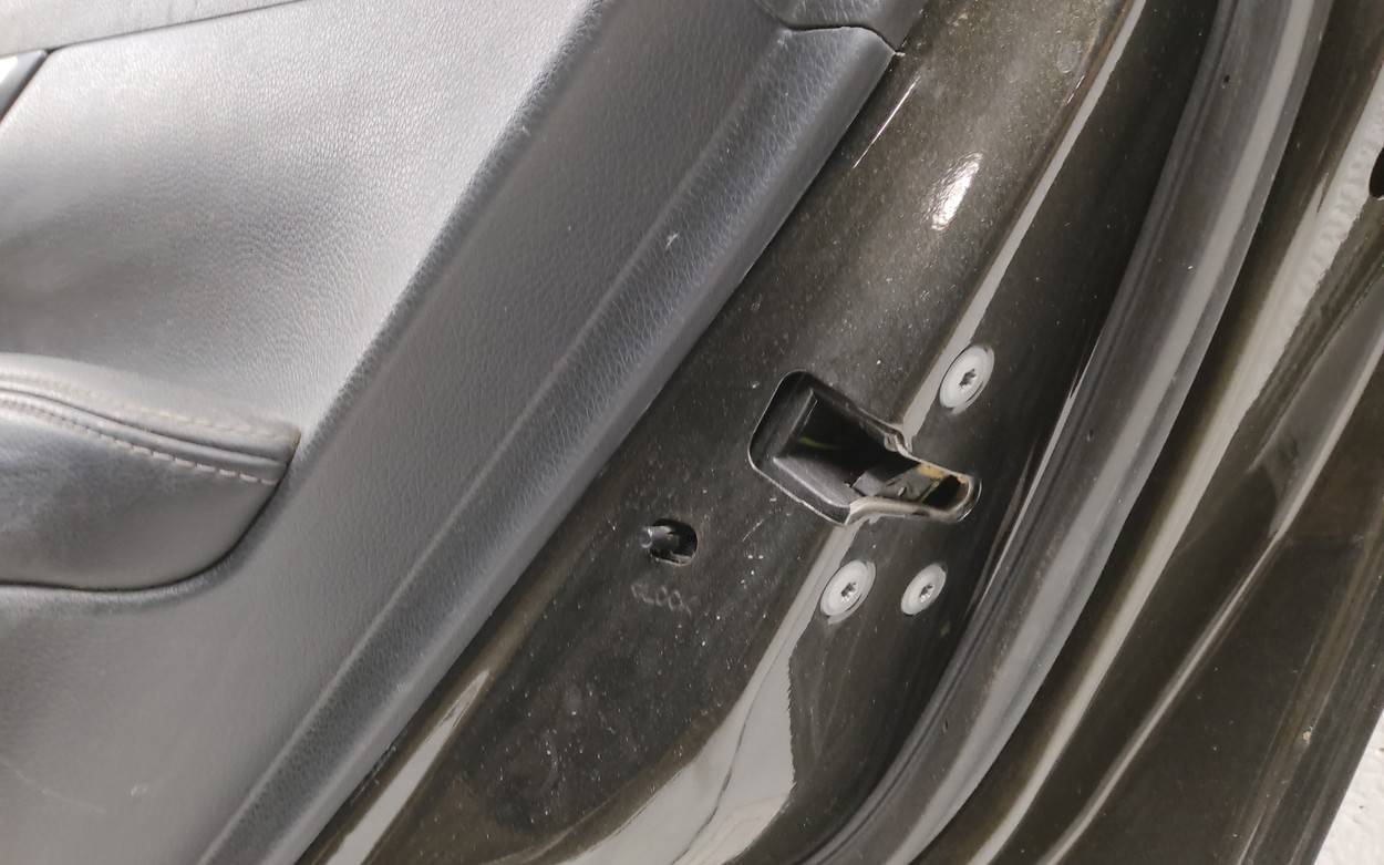 Дверь задняя правая