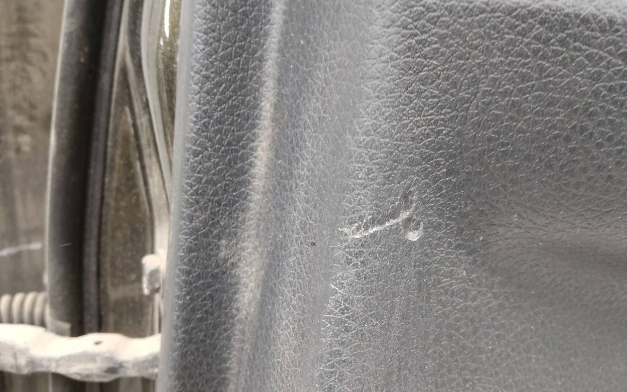 Дверь задняя правая