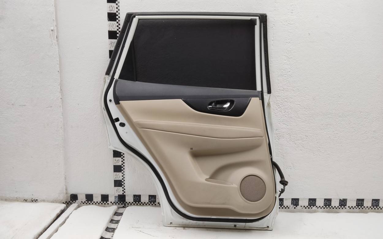 Дверь задняя левая