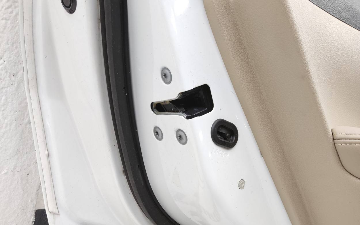 Дверь задняя левая