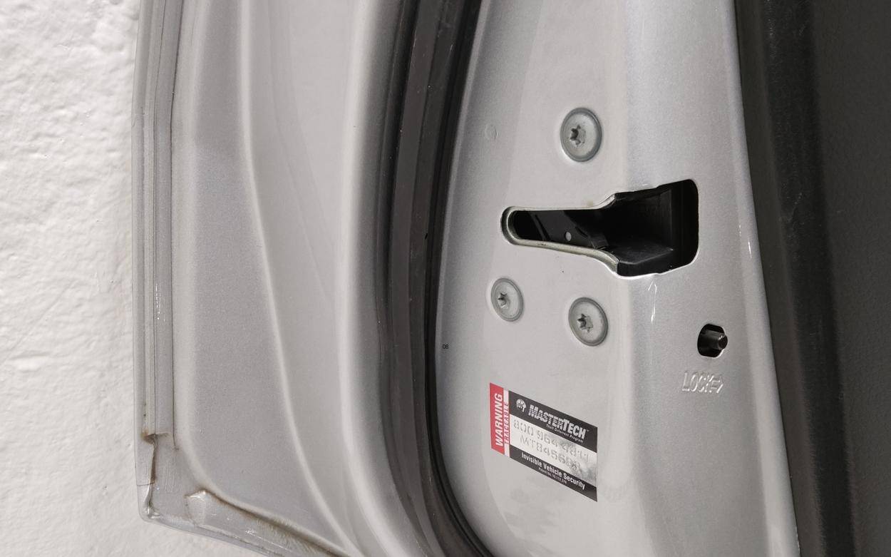 Дверь задняя левая