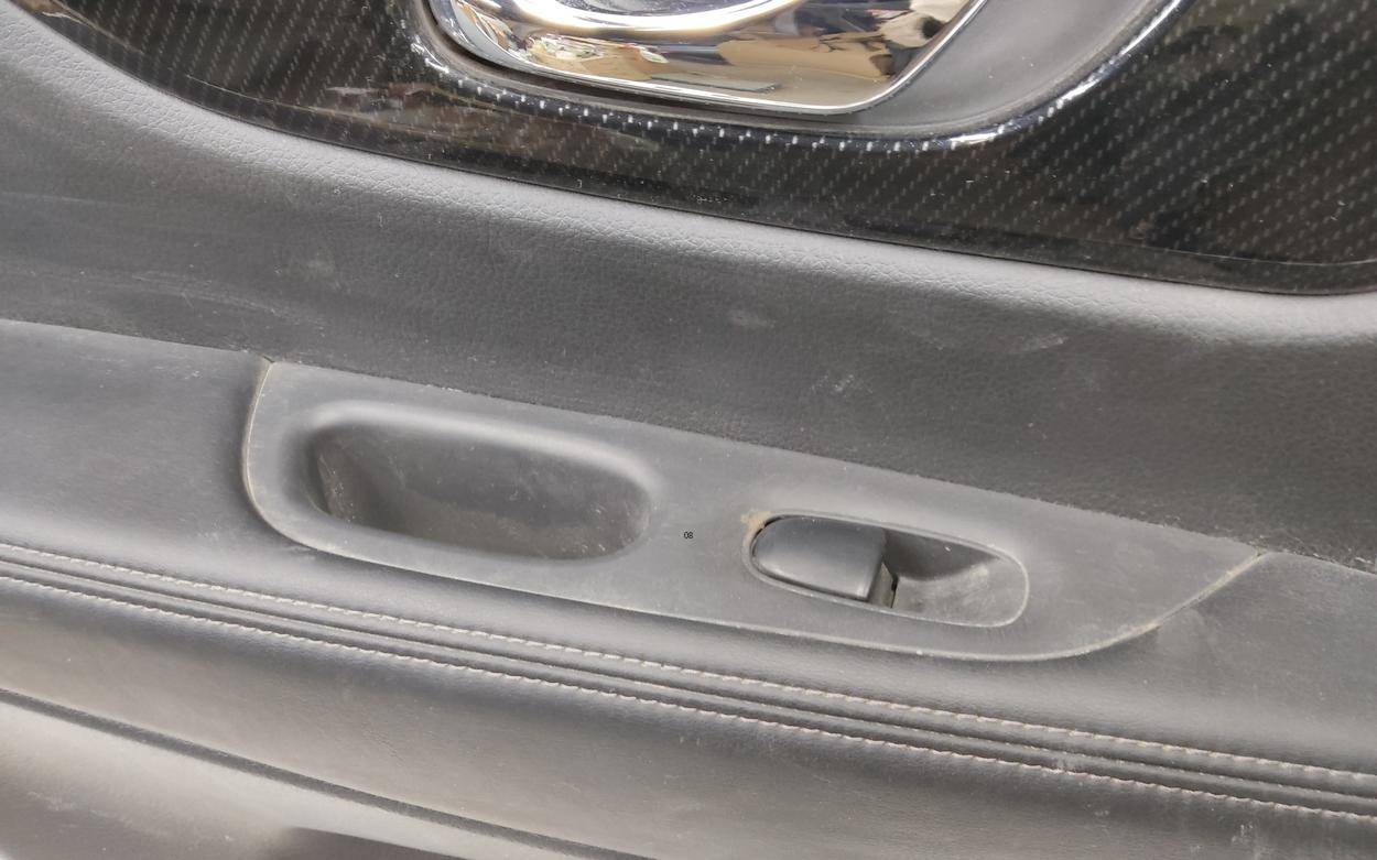 Дверь задняя левая