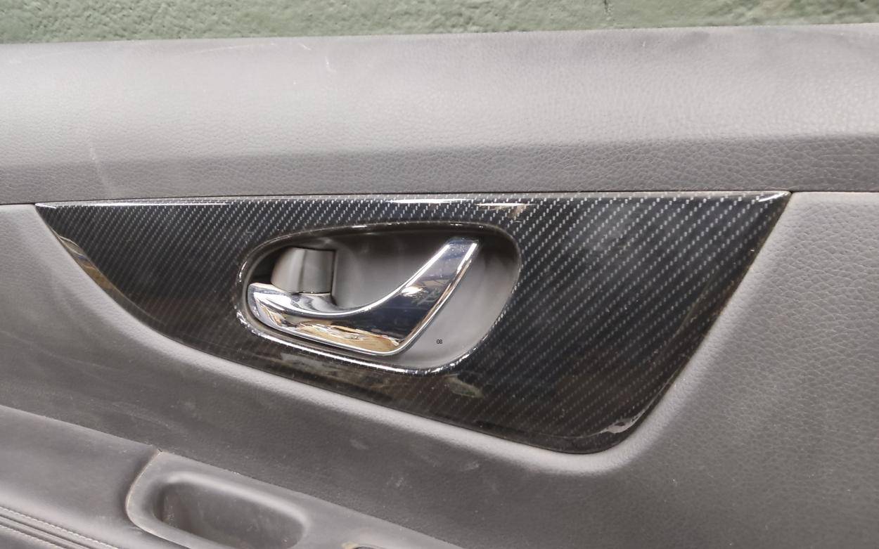 Дверь задняя левая