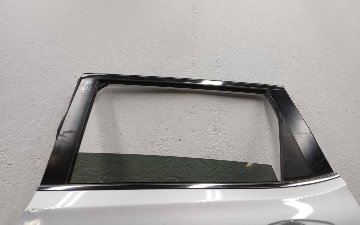 Дверь задняя левая