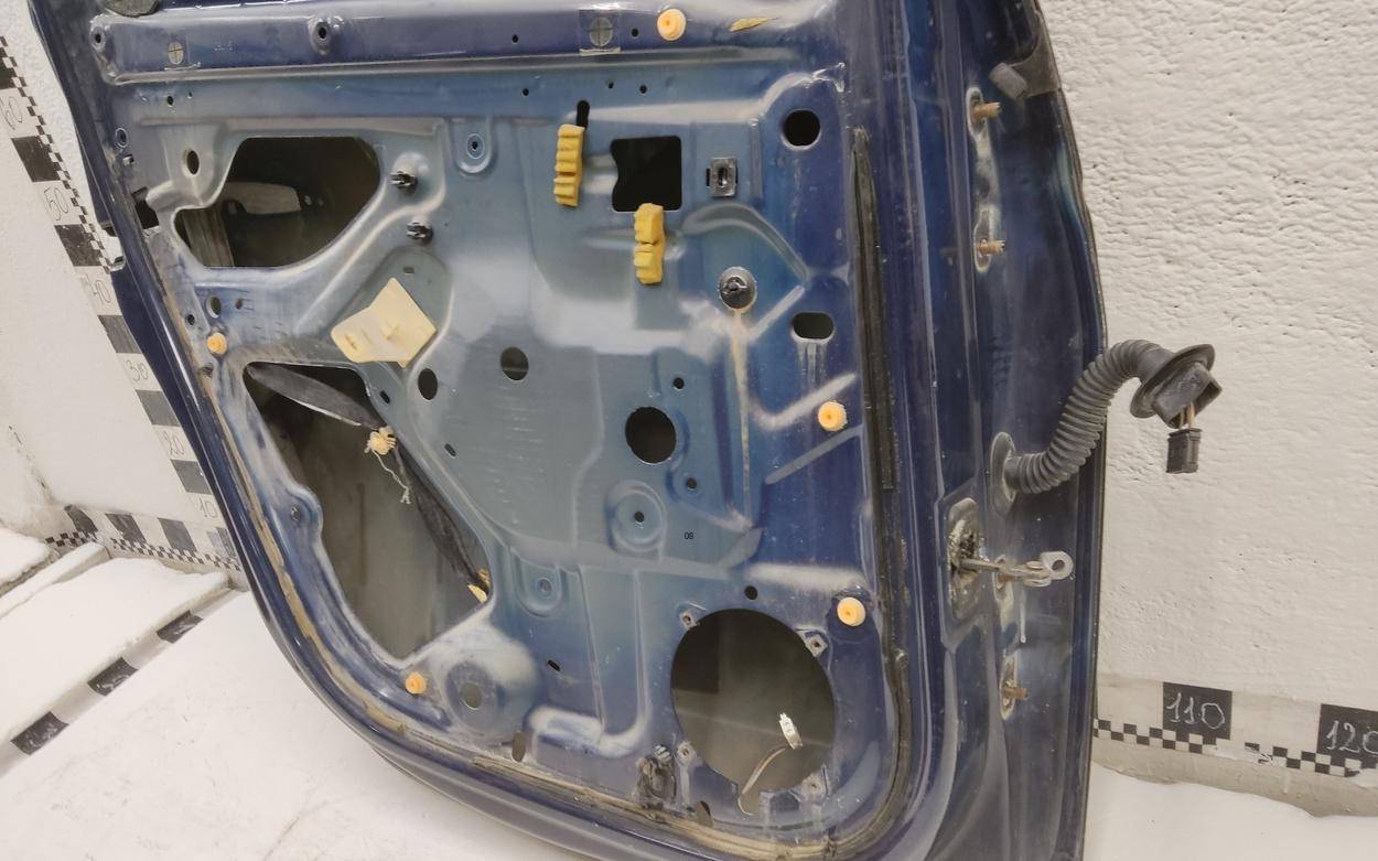 Дверь задняя левая