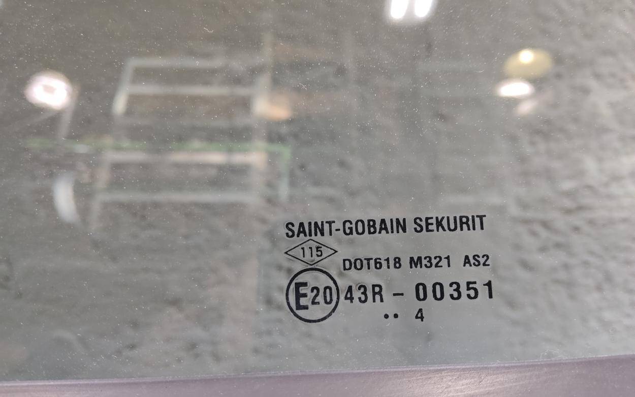 Дверь задняя левая