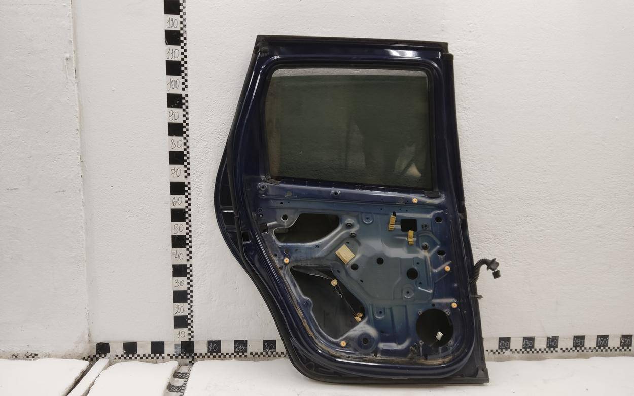 Дверь задняя левая