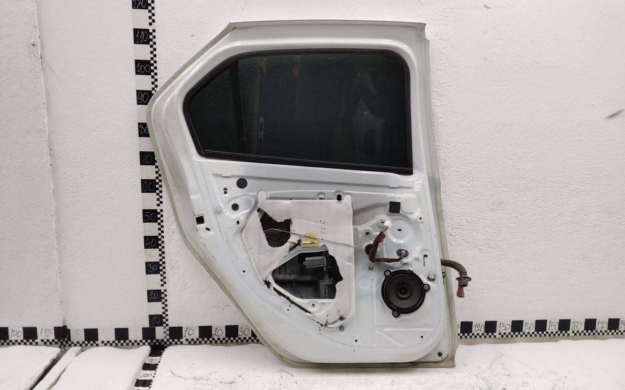 Дверь задняя левая