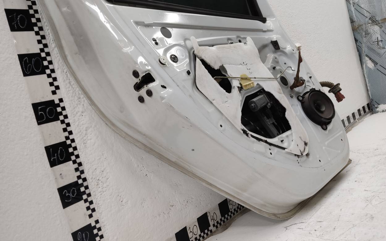 Дверь задняя левая