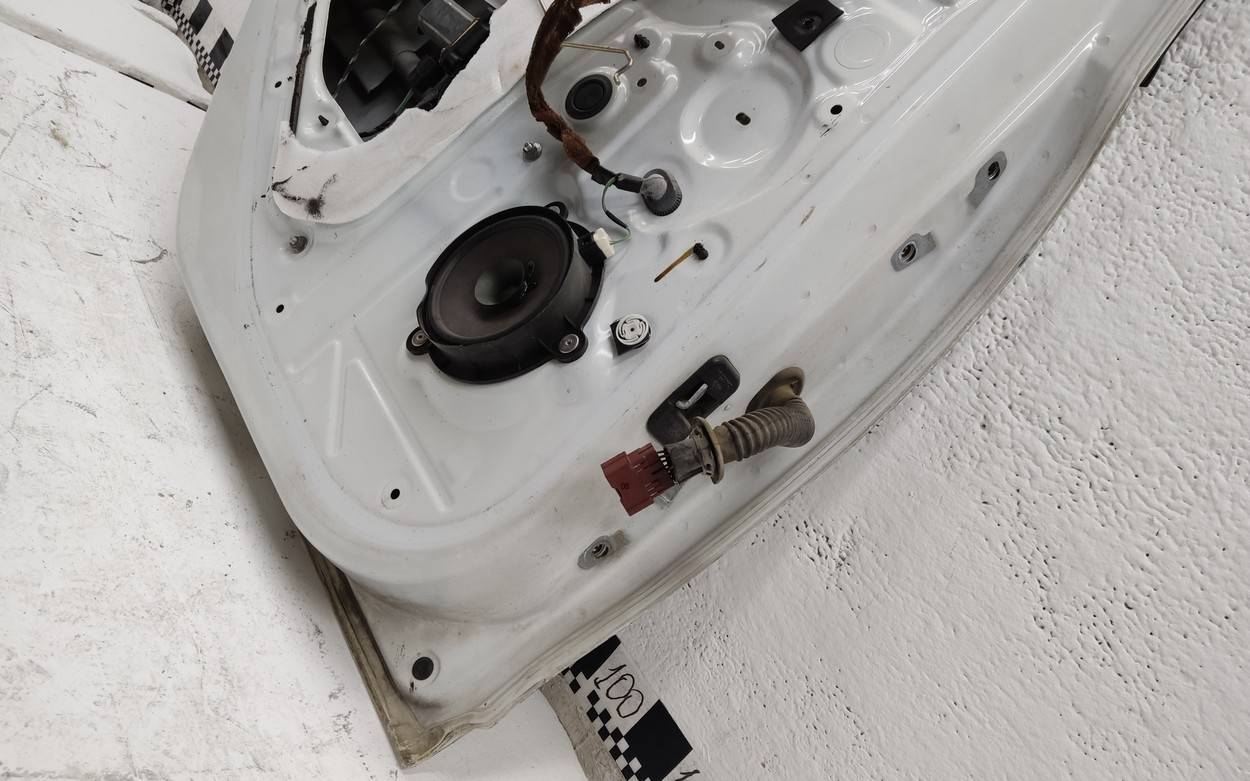 Дверь задняя левая